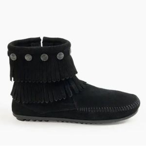 Minnetonka Double Fringe Side Zip Ankle Boot Bootie Black 7